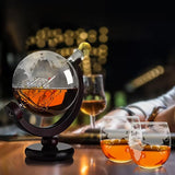 Set Mappa del Mondo Bottiglia e Bicchiere di Whiskey