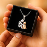 Collana portafortuna con motivo di gatto