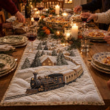 Tovaglia Gelata su una tavola apparecchiata per la cena di famiglia delle feste