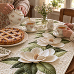 Tovaglia Grazia nei Fiori con servizio da tè in cucina